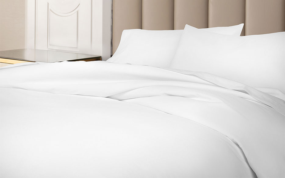 50 Pcs - Bellagio 400-Thread-Count Down Alternative Comforter - King - New  - Retail Ready