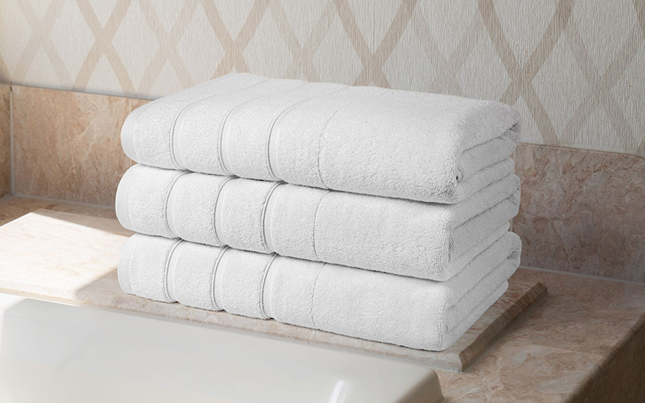https://www.bellagioathome.com/images/products/lrg/bellagio-striped-trim-bath-towel-BLLO-320-02-02-01_lrg.jpg